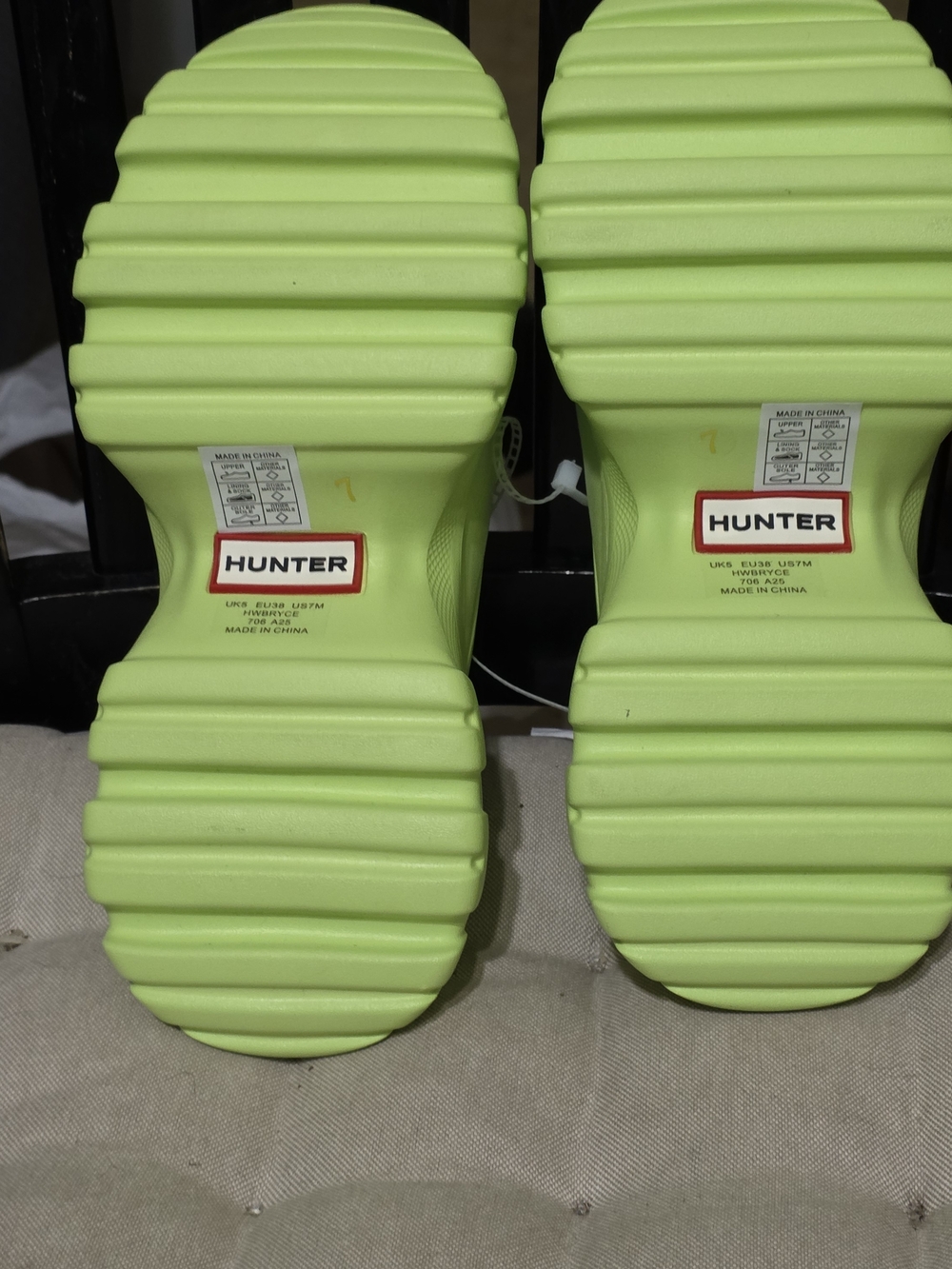 Hunter Neon Lime Slip-On Clogs New No Tag Label Size 7 - Picture 6 of 7